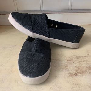Madden Girl Black Sail Slip On Size 8